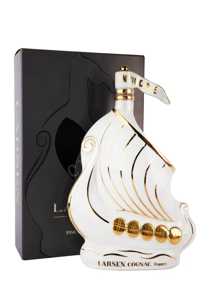 Коньяк Larsen Viking Ship White gift box  0.7 л