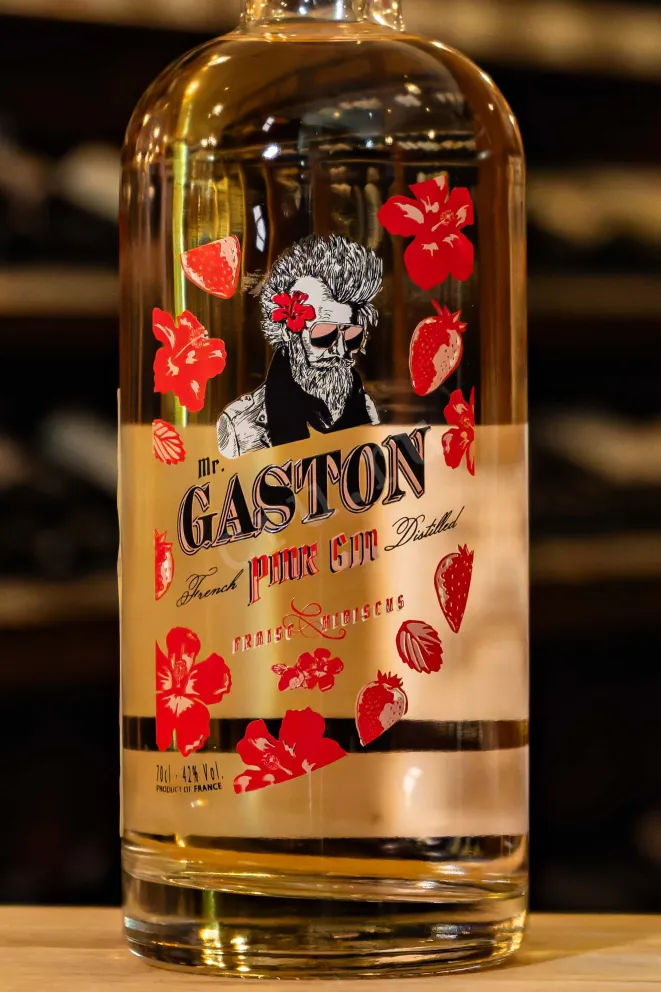 В магазине Крю Профи Mr Gaston Pink Gin 0.7 л