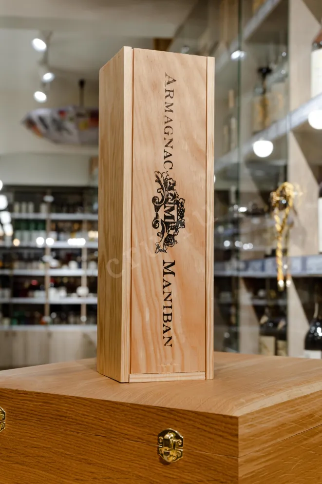 В магазине Крю Профи Maniban 1979 0.7 л