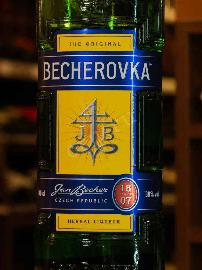 В магазине Крю Профи Becherovka 1 л