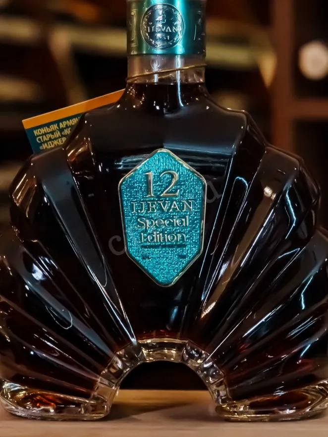 В магазине Крю Профи Ijevan Special Edition 12 Years in gift box 0.7 л