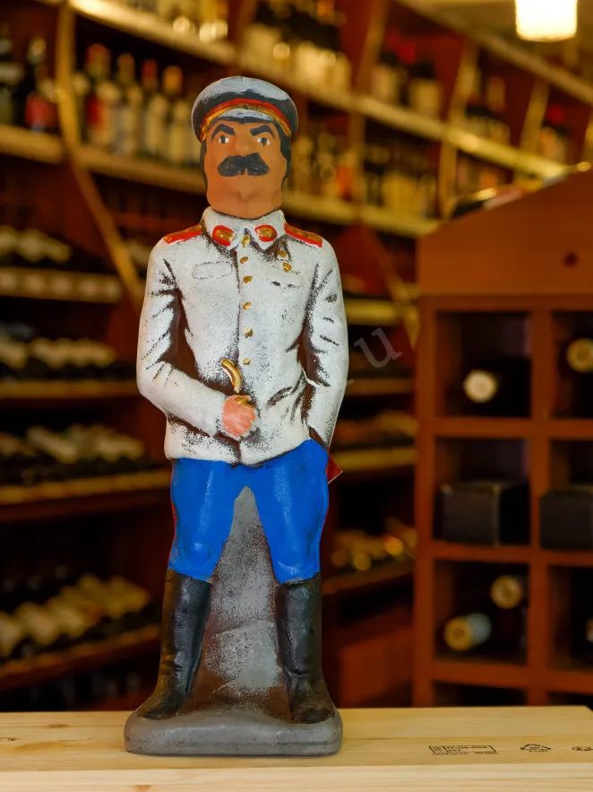 Вино GCW Khvanchkara in a souvenir bottle 2019 1 л