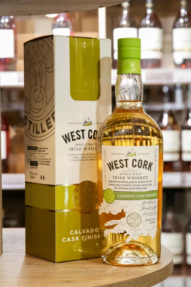 В магазине Крю Профи West Cork Small Batch Calvados Cask with gift box 0.7 л