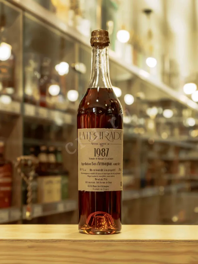 В магазине Крю Профи Laterrade Domaine de Marquet Bas-Armagnac in wooden box 1987 0.7 л