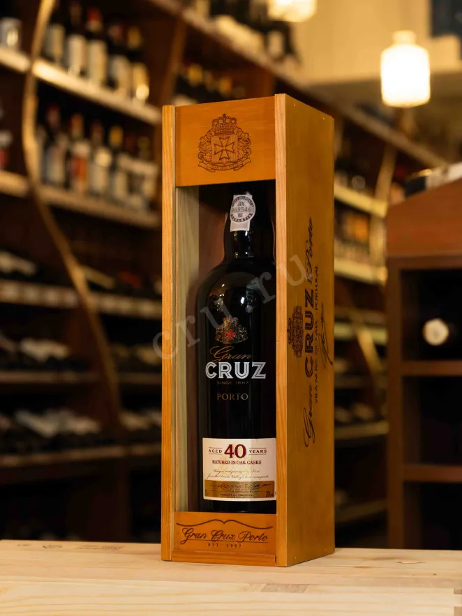 В магазине Крю Профи Porto Gran Cruz 40 years old in wooden box 1983 0.75 л