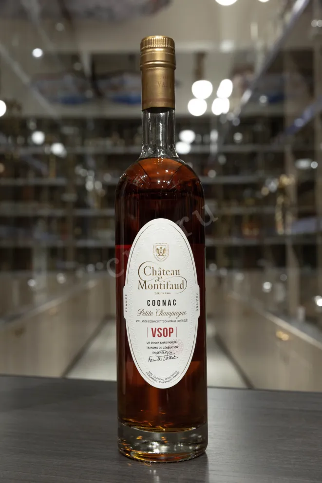 В магазине Крю Профи Chateau de Montifaud Petite Champagne VSOP 0.7 л