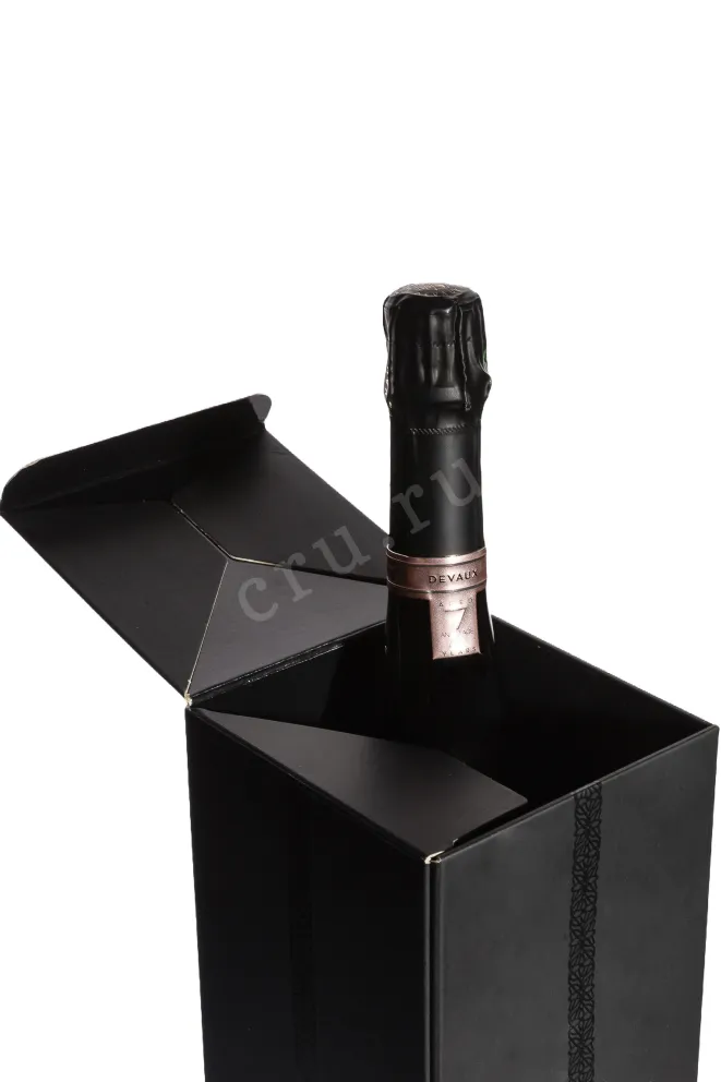 В подарочной коробке Devaux D Rose aged 7 years in gift box 2015 1.5 л
