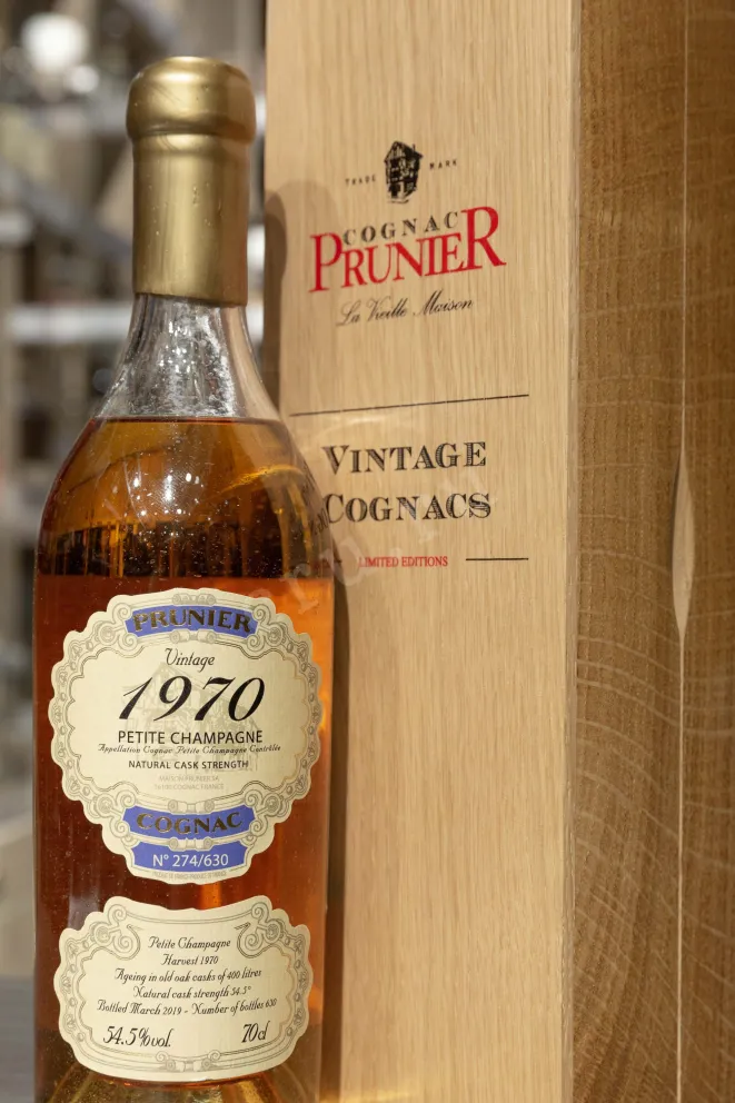 В магазине Крю Профи Prunier 1970 0.7 л