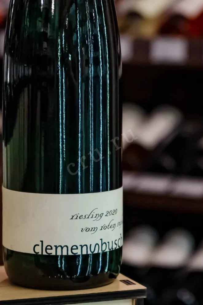 В магазине Крю Профи Riesling Von Roter Shiefer Mozel 2020 0.75 л