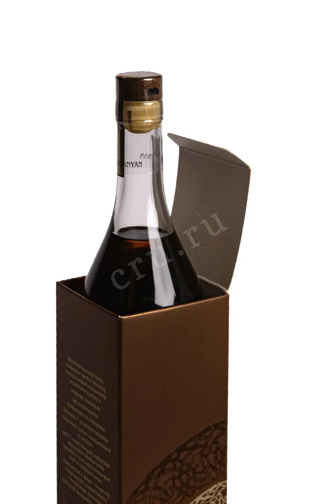 В подарочной коробке Ohanyan 7 Years in gift box 0.7 л