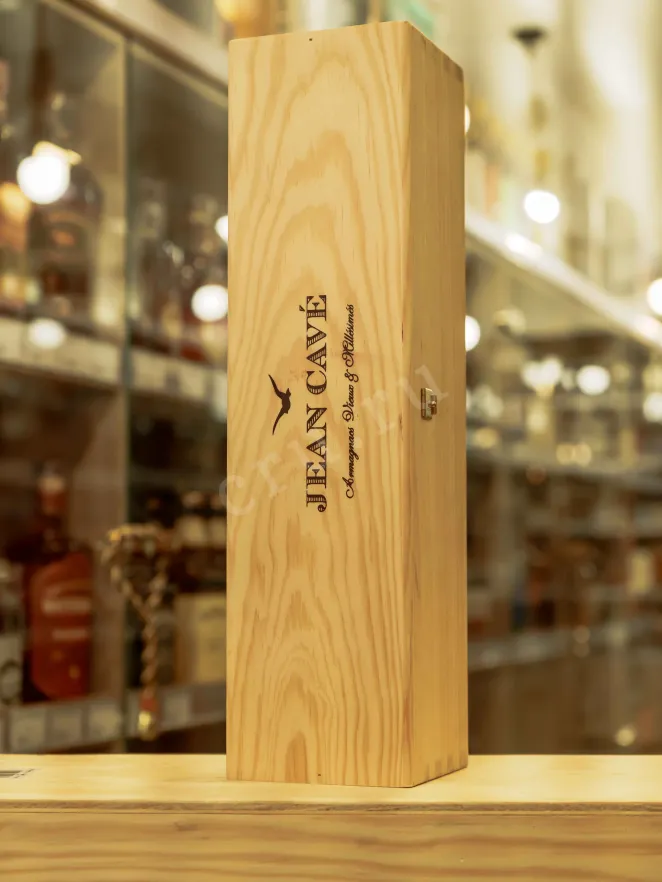 В магазине Крю Профи Jean Cave Vieil Armagnac AOC wooden box 1992 0.7 л