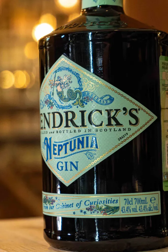 В магазине Крю Профи Hendricks Neptunia 0.7 л