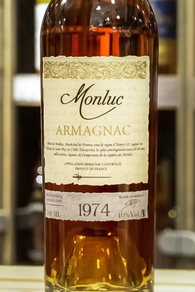 В магазине Крю Профи Monluc 1974 0.7 л