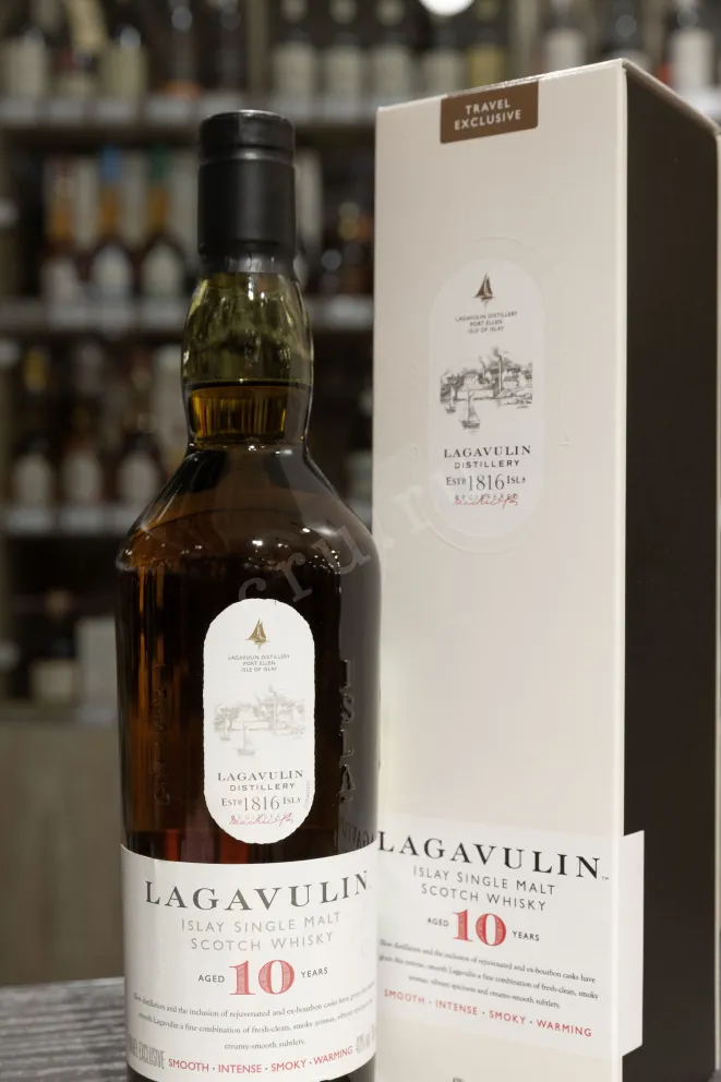В магазине Крю Профи Lagavulin 10 years old gift box 0.7 л