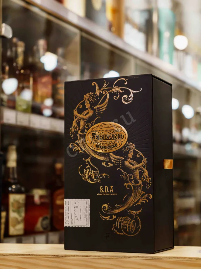 В магазине Крю Профи Ferrand Selection des Anges with gift box 0.7 л