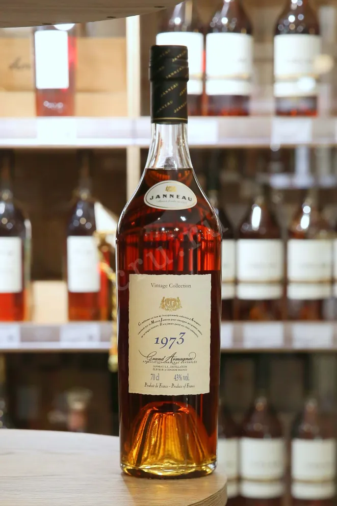 В магазине Крю Профи Janneau Vintage Collection 1973 0.7 л
