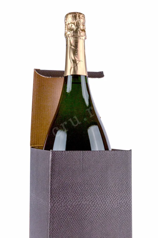 В подарочной коробке Nathalie Falmet Cuvee Brut gift box 2019 1.5 л