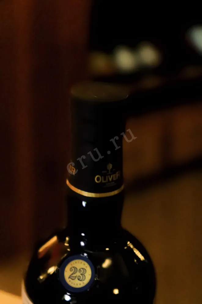 Пробка Oliver Presidente Marti 23 years gift box 0.7 л