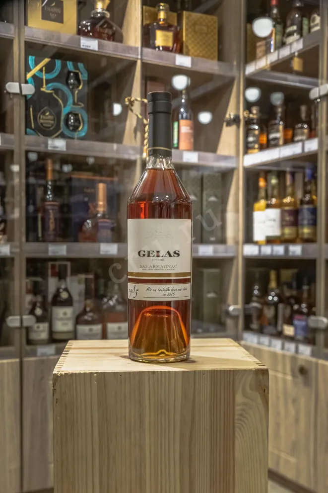 В магазине Крю Профи Gelas 1985 0.7 л