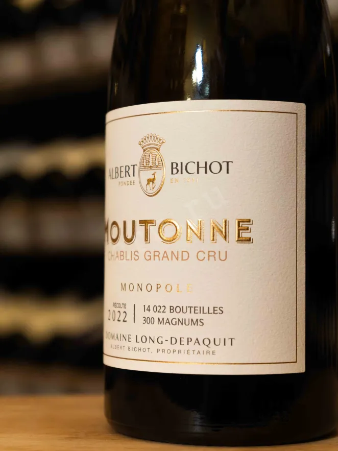 В магазине Крю Профи Albert Bichot Chablis Grand Cru Domain Long Depaquit Les Mouton 2022 0.75 л