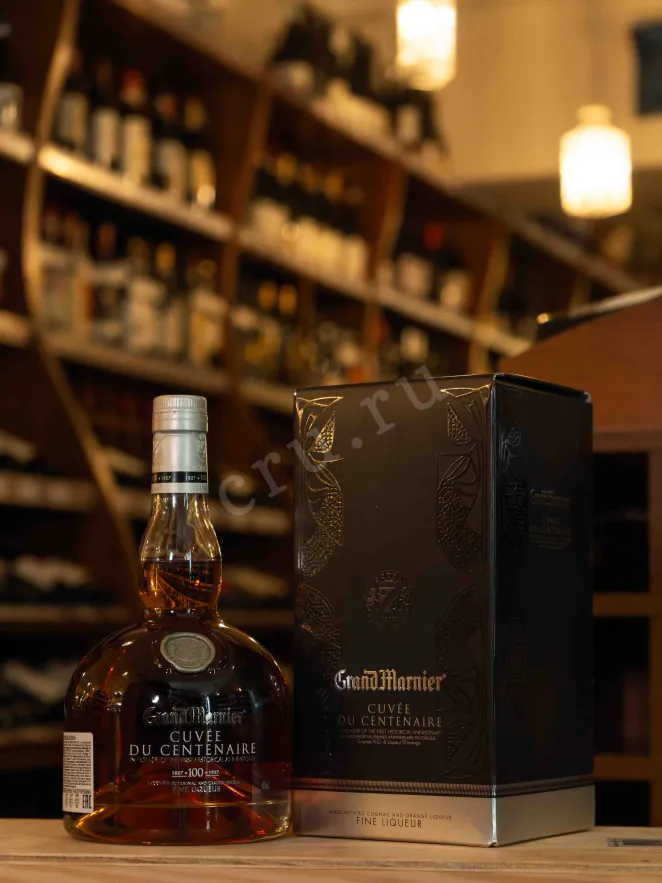В магазине Крю Профи Grand Marnier Cuvee du Centenaire with gift box 0.7 л