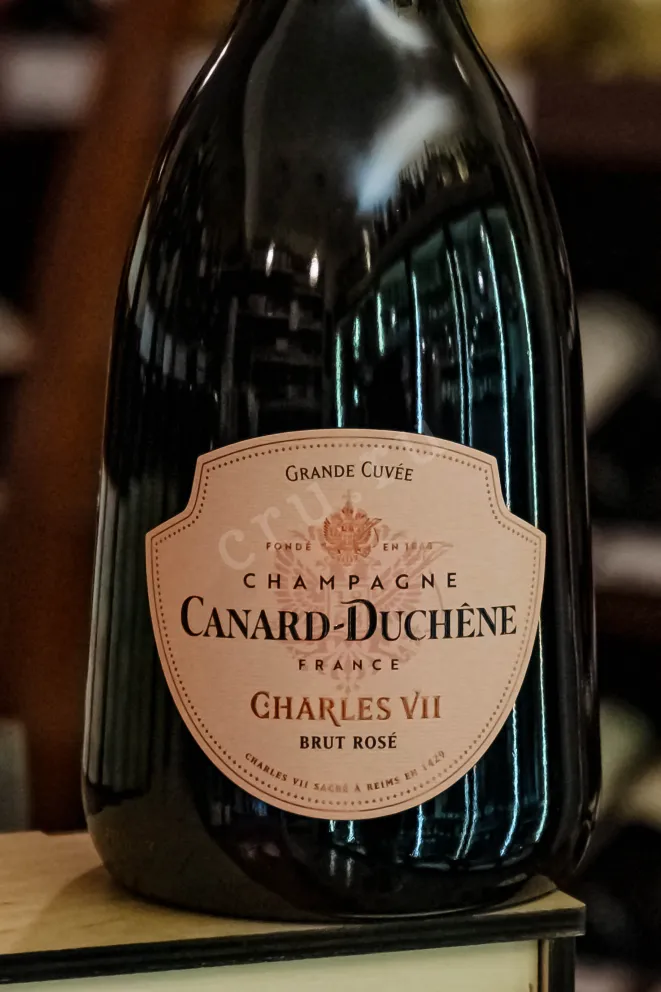 В магазине Крю Профи Canard-Duchene Charles VII Brut Rose gift box 2019 0.75 л