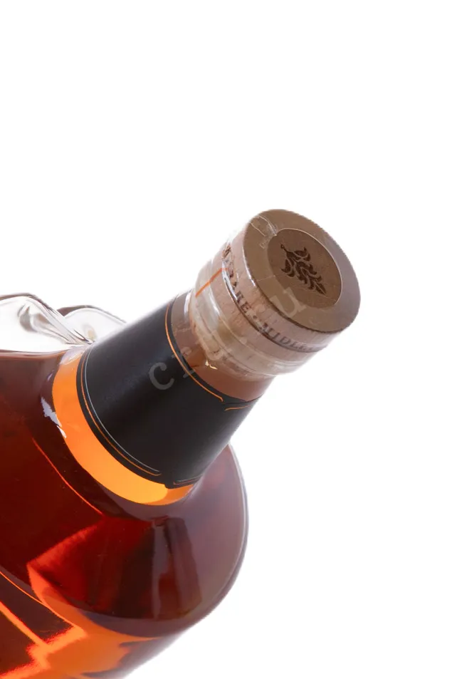 Пробка Виски капажир. Мидлтон Вери Рэя Винтэйдж Релиз 2024г 40% 0,7л в п/у дерево Ирландия