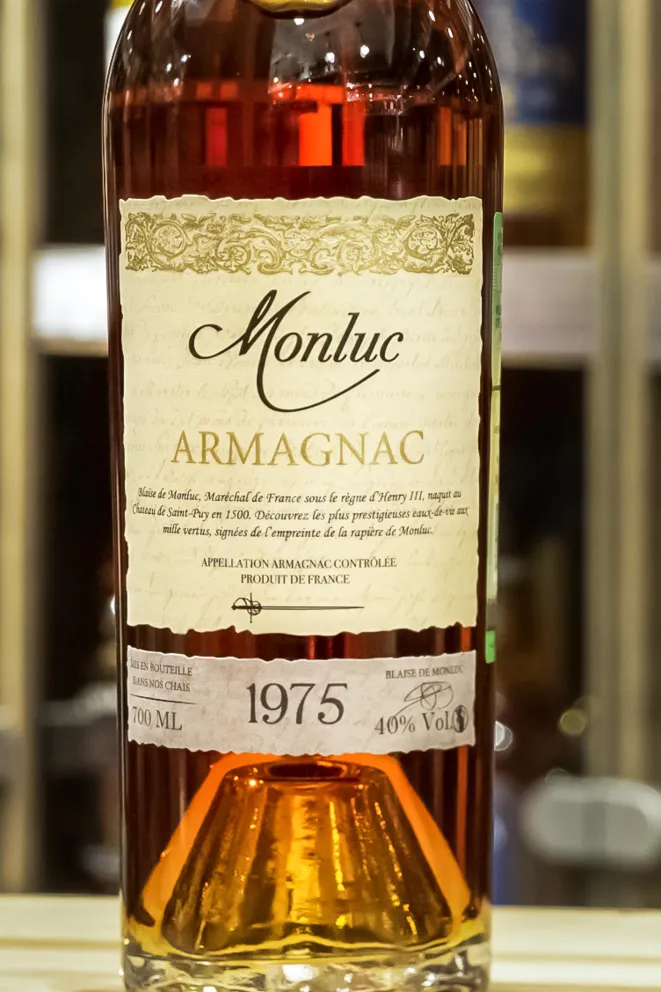 В магазине Крю Профи Monluc 1975 0.7 л