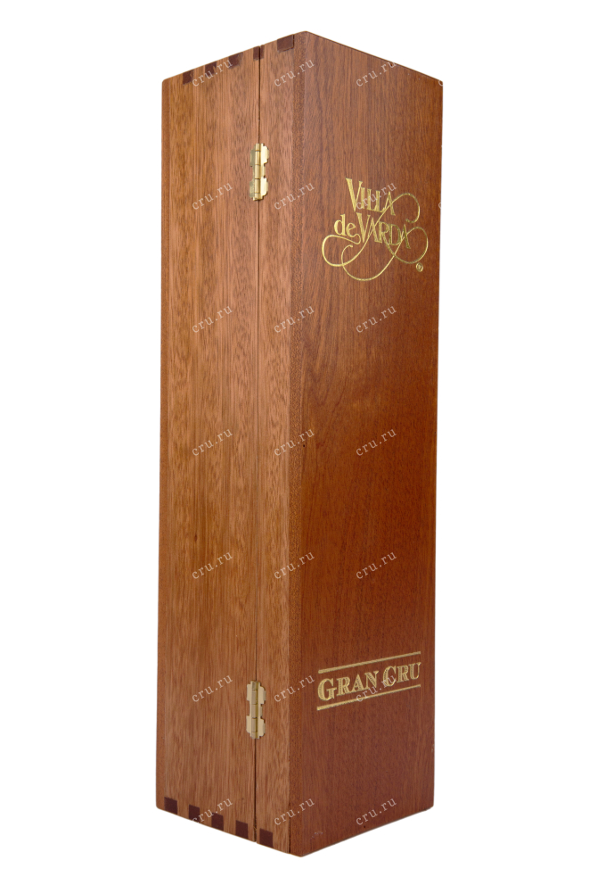 Подарочная коробка граппы Вилла де Варда Граппа Амароне Ризерва в деревянной коробке 0.7