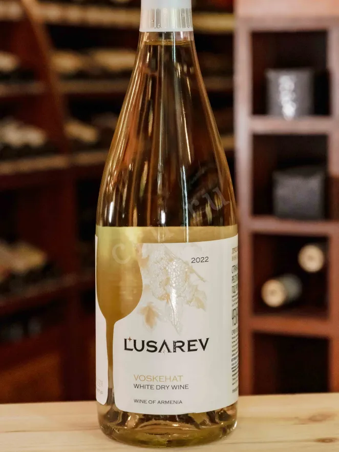 В магазине Крю Профи Lusarev Frunze white dry 2022 0.75 л