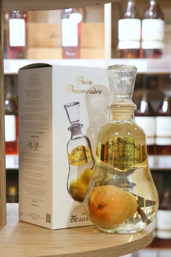 В магазине Крю Профи G.E. Massenez Eau-De-Vie Poire Williams 0.7 л