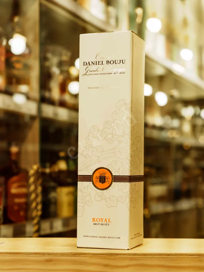В магазине Крю Профи Daniel Bouju Royal 0.7 л