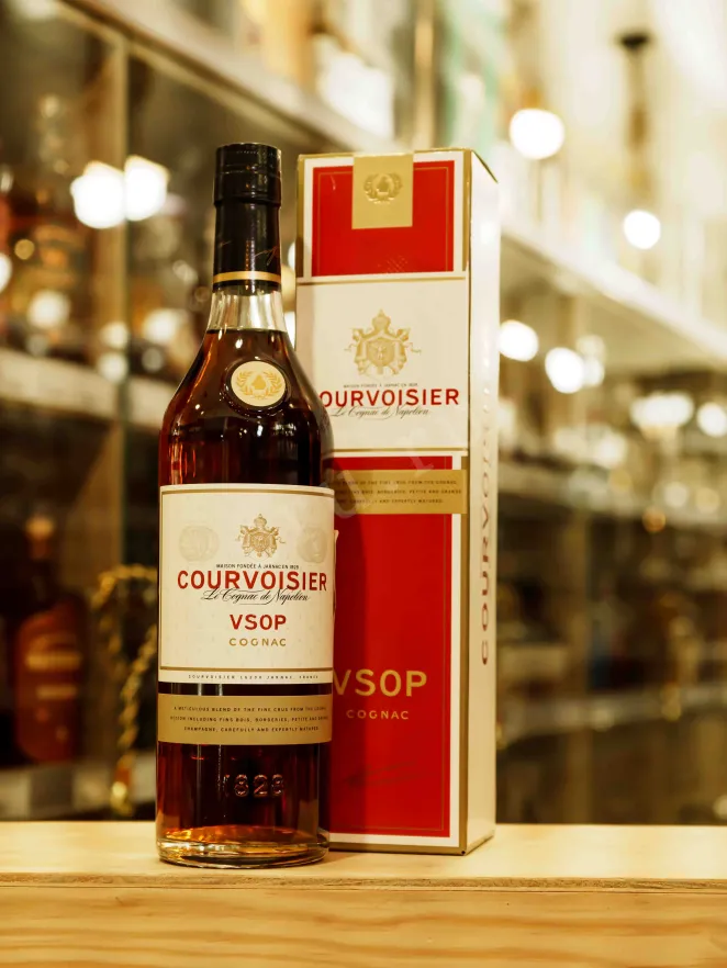 В магазине Крю Профи Courvoisier VSOP 0.7 л