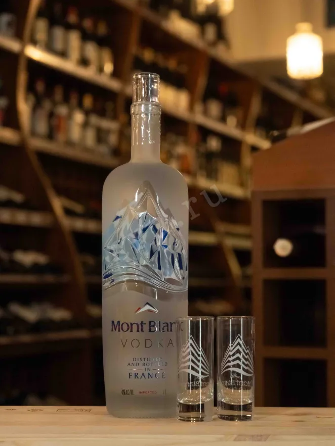 В магазине Крю Профи Mont Blanc gift box with 2 shots 1 л