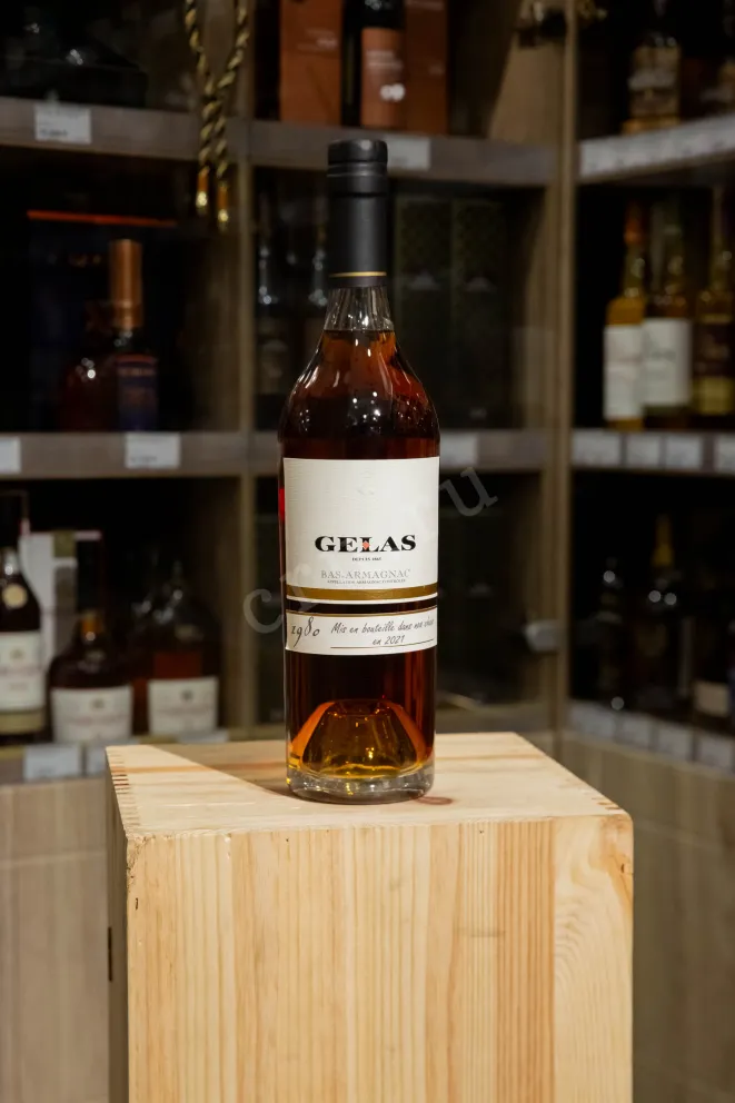 В магазине Крю Профи Gelas 1980 0.7 л