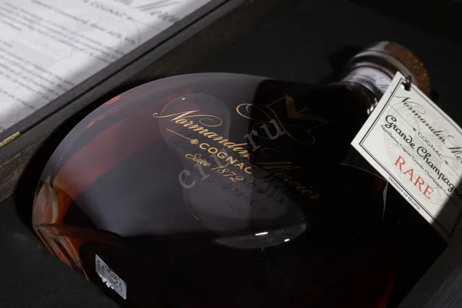 В деревянной коробке Normandin-Mercier Rare Grand Champagne in wooden box 0.7 л