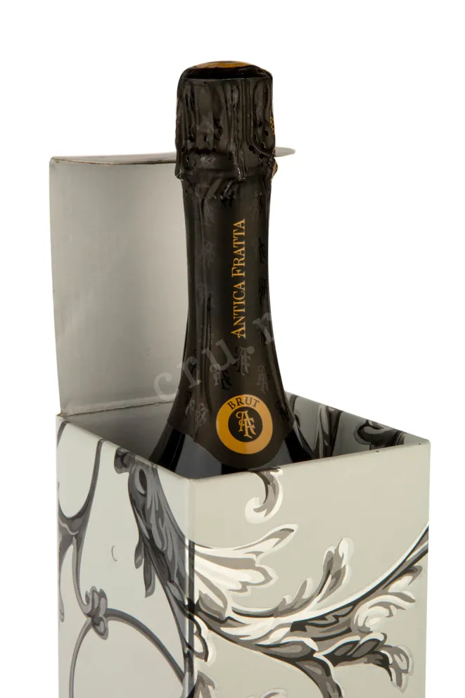 В подарочной коробке Antica Fratta Franciacorta Cuvee Real Brut  2019 0.75 л