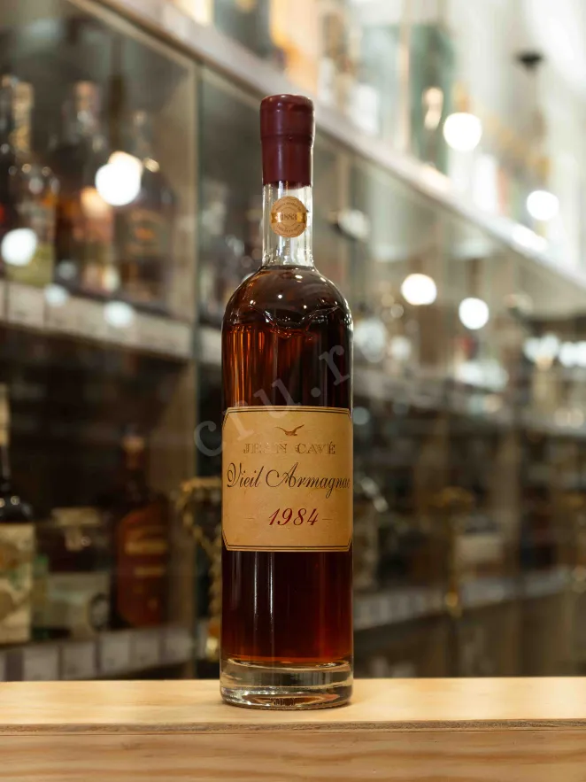 В магазине Крю Профи Jean Cave Vieil Armagnac AOC wooden box 1984 0.7 л