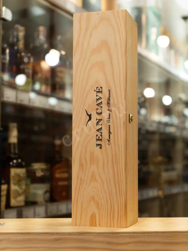 В магазине Крю Профи Jean Cave Vieil Armagnac AOC wooden box 1974 0.7 л