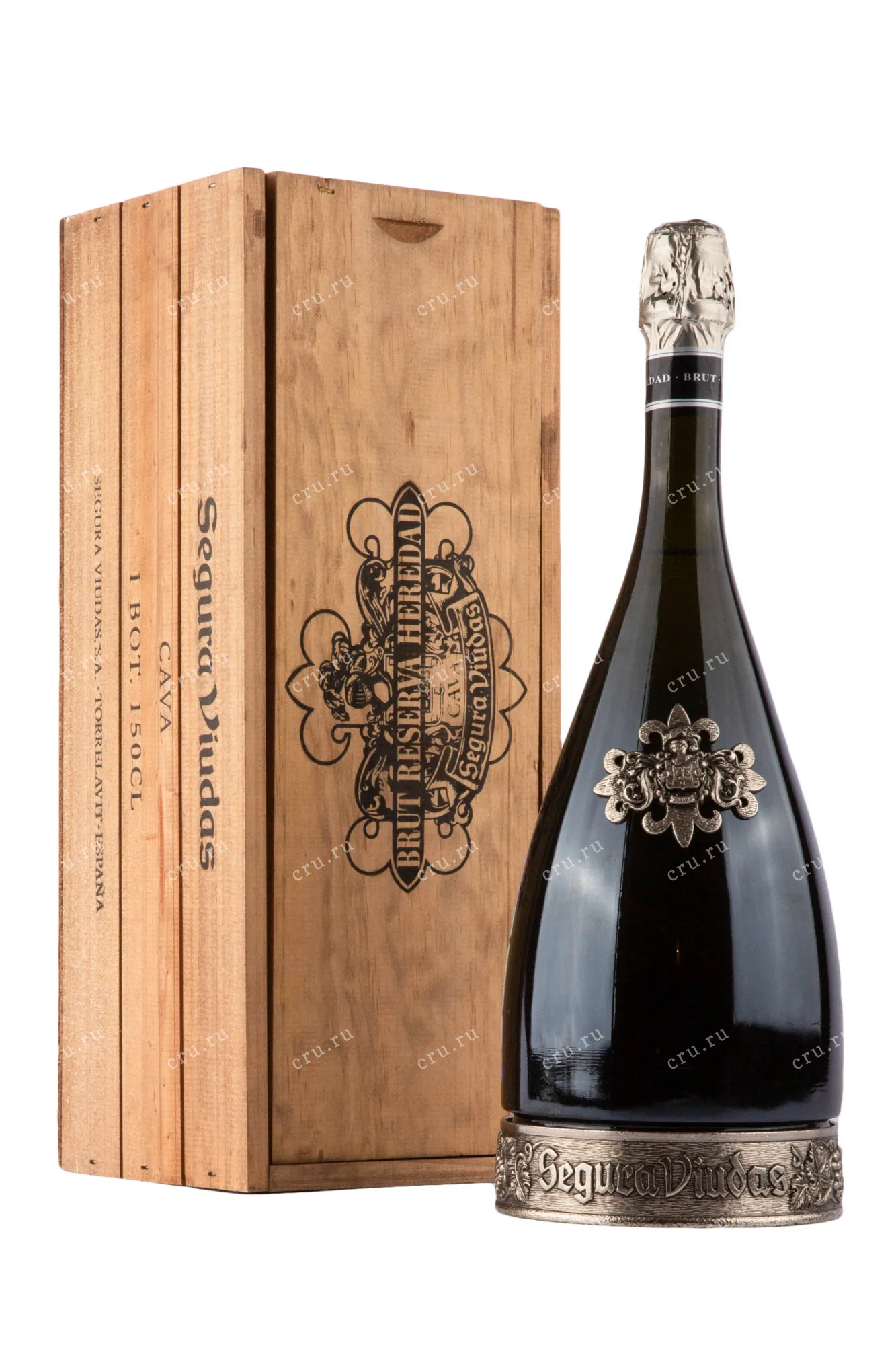 Фото — Игристое вино Segura Viudas Cava Brut Reserva Heredad  1.5 л