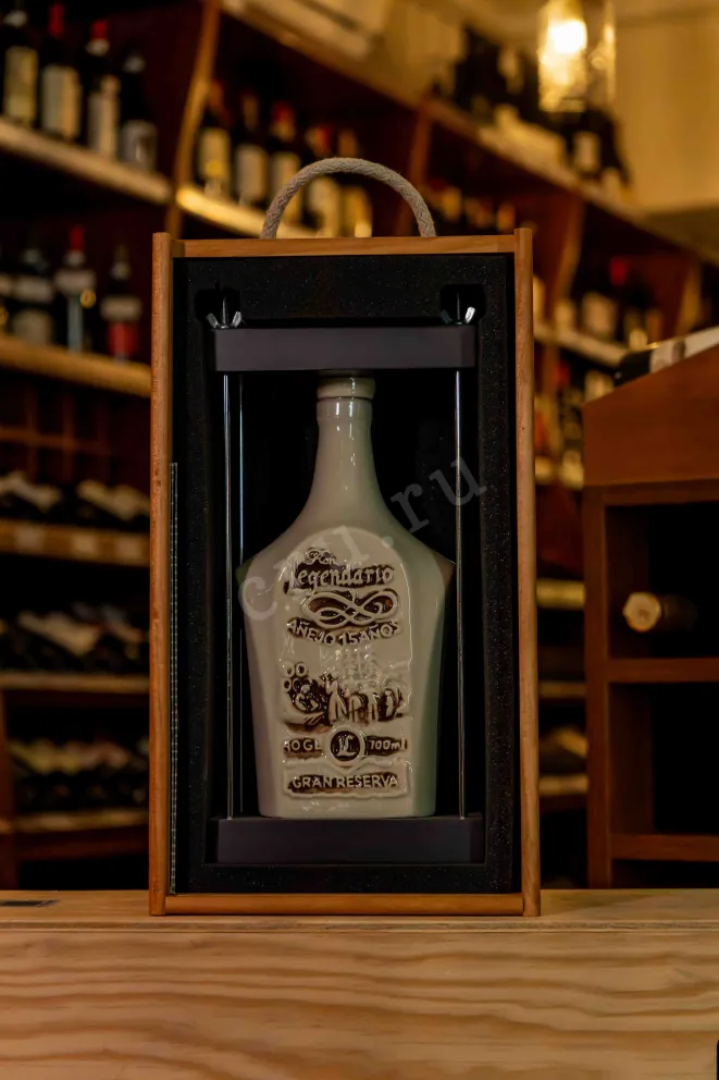 В магазине Крю Профи Legendario Ron Gran Reserva 15 years ceramics in wooden box 0.7 л