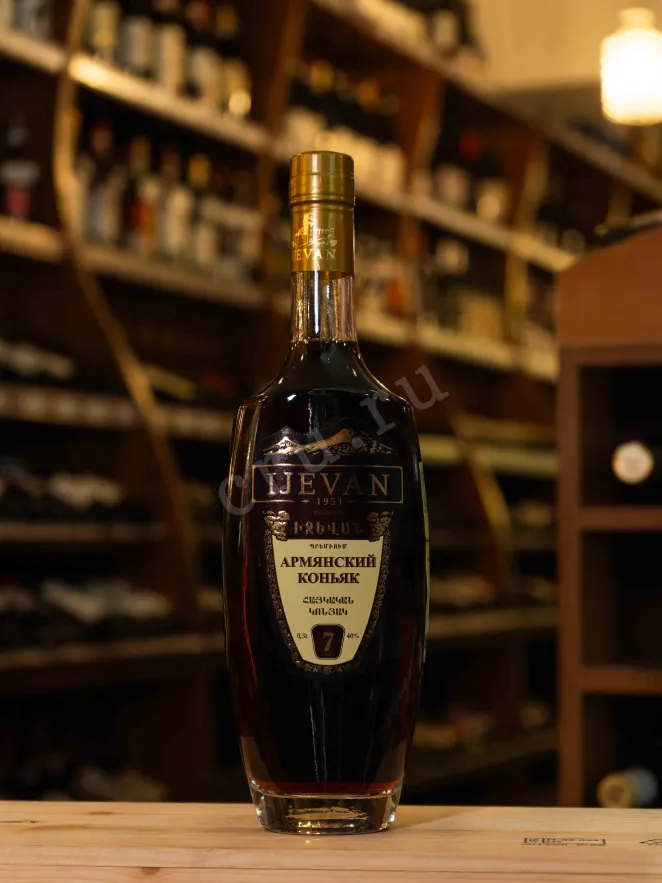 В магазине Крю Профи Ijevan Premium 7 years 0.5 л