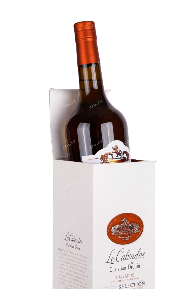 В подарочной коробке Christian Drouin Calvados Selection in gift box 0.7 л
