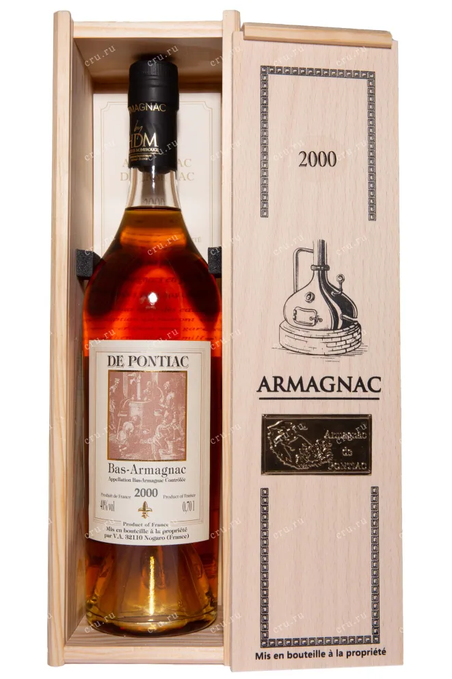 В деревянной коробке De Pontiac Bas-Armagnac 2000 0.7 л