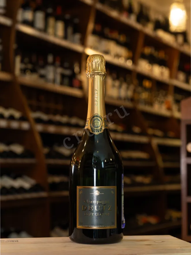 В магазине Крю Профи Deutz Brut Classic gift box 2021 0.75 л