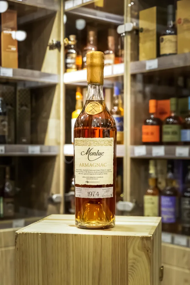 В магазине Крю Профи Monluc 1974 0.7 л