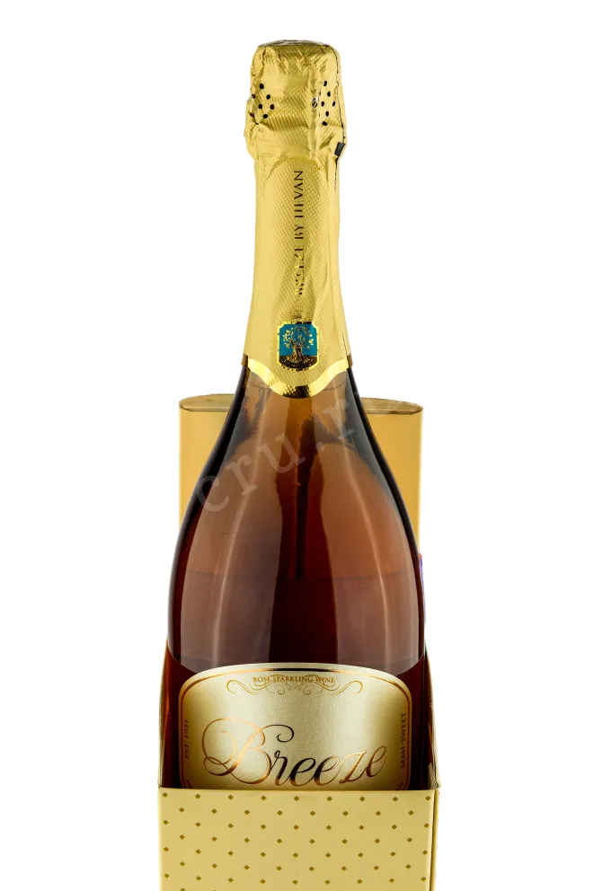 Игристое вино Ijevan Breeze Rose Semi-Sweet in gift box 2024 0.75 л