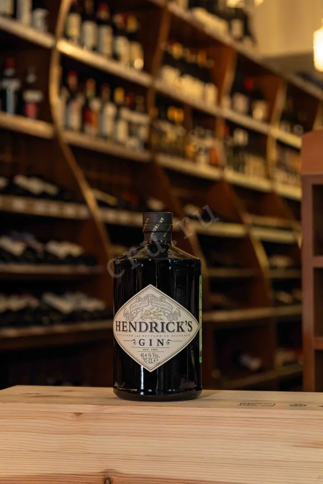 В магазине Крю Профи Gin Hendrick's 0.7 л