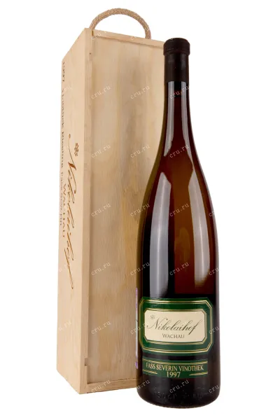 Вино Nikolaihof Wachau Vinothek Fass Severin Riesling in wooden box 1.5 л