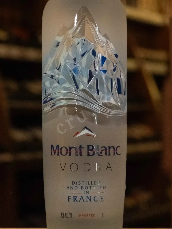В магазине Крю Профи Mont Blanc gift box with 2 shots 1 л